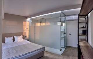 Отель Boutique Hotel Dacha Lanzheron Одесса Улучшенный двухместный номер с 1 кроватью или 2 отдельными кроватями и видом на море-3
